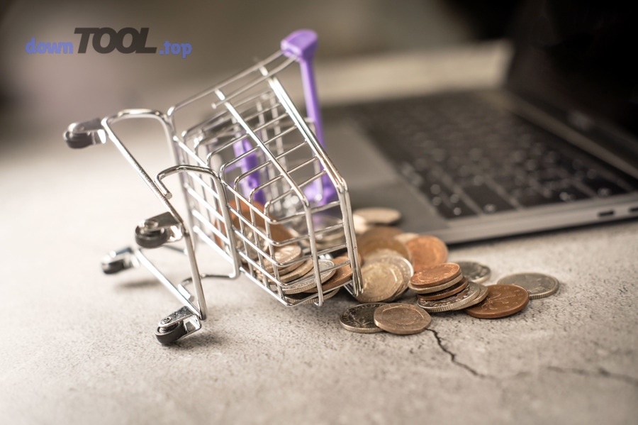 Hành vi mua sắm online đa kênh với giỏ hàng và laptop - bối cảnh shop online cần hệ thống quản trị tập trung
