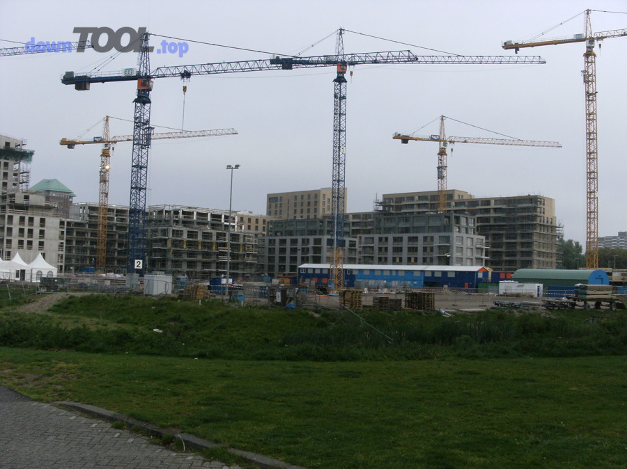 Công trường xây dựng với nhiều hạng mục cần kiểm soát tiến độ, chi phí, vật tư khi triển khai ERP