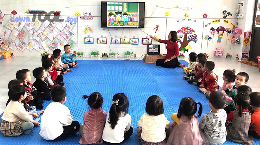 So sánh chi phí và rủi ro giữa phần mềm miễn phí và trả phí trong quản lý mầm non