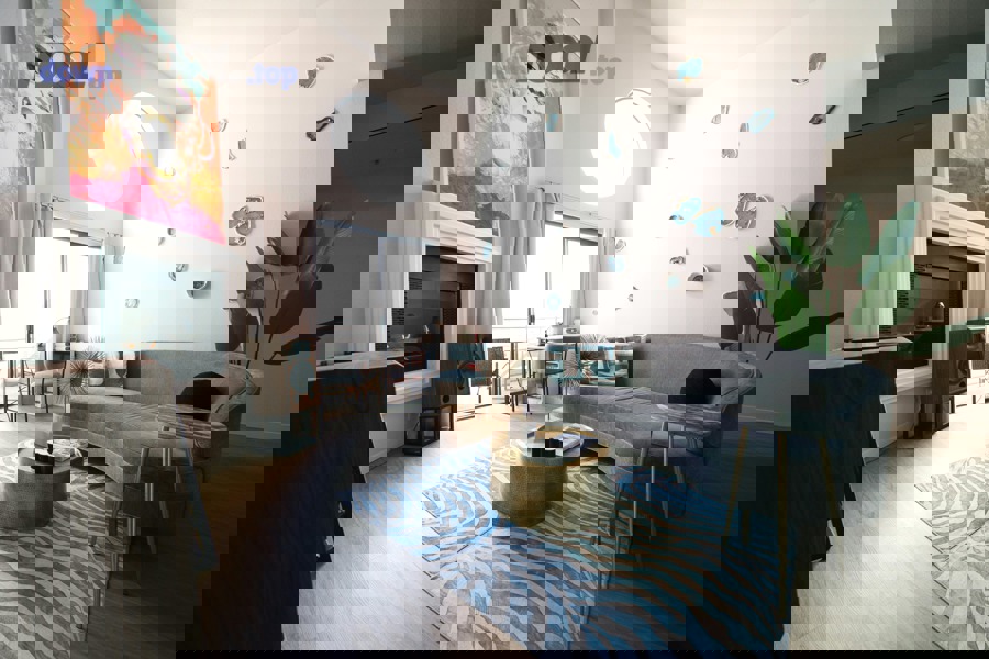 Phòng khách hiện đại: bối cảnh phù hợp để đánh giá công cụ theo tiêu chí bố cục, ánh sáng và vật liệu